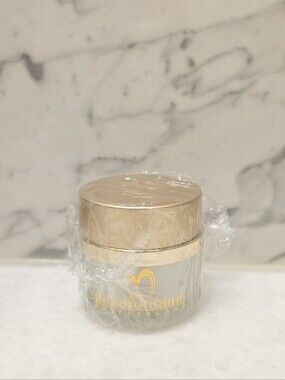 🌸🌸 Bellefontaine Switzerland Make-up Base